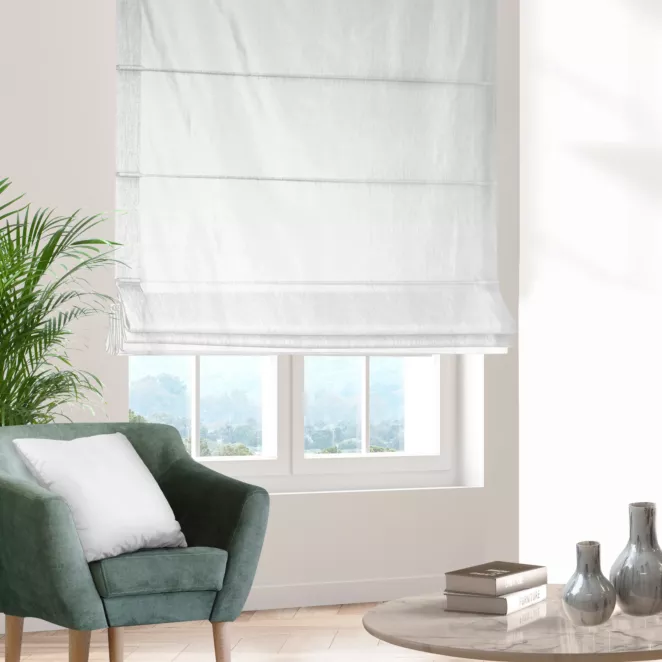 Roleta rzymska naturalna z tkaniny o satynowym połysku zaciemniającej w 100%