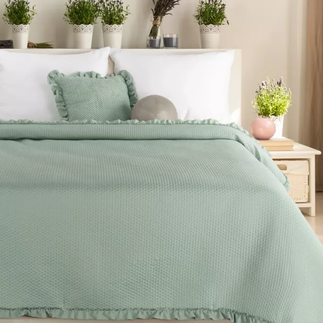 Narzuta szałwiowa pikowana metodą hot press z ozdobną falbanką 170x210 cm FALBANKA Design 91 Eurofirany