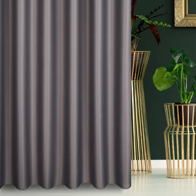 Zasłona szyta na taśmie fala grafitowa z gładkiej tkaniny zaciemniającej typu dimout wykończona obciążnikiem