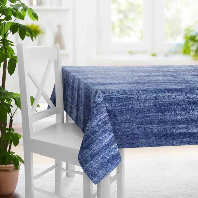 Obrus szyty niebieski z miękkiej tkaniny welwetowej z efektem kreszowania