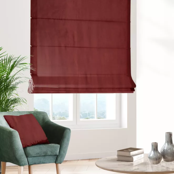 Roleta rzymska bordowa z miękkiej półmatowej tkaniny welwetowej