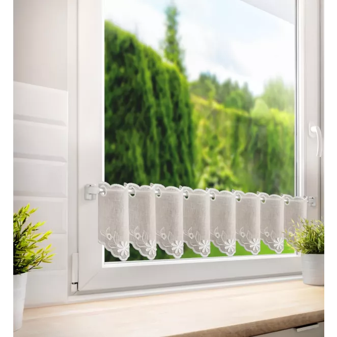 Tkanina firanowa zazdrostka zdobiona haftem kwiatów Eurofirany