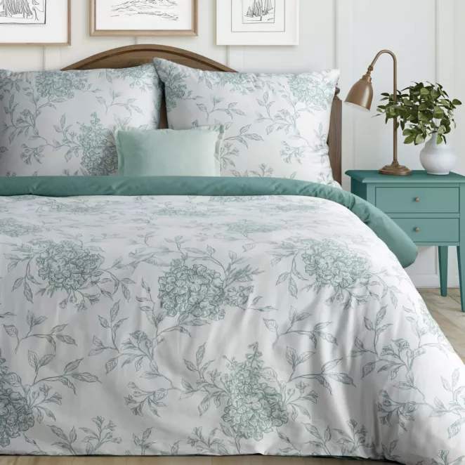 Pościel 140x200 cm komplet 2 częściowy satyna bawełniana kolor biały, jasno miętowy z motywem kwiatów hortensji SPRING 85 Eurofirany