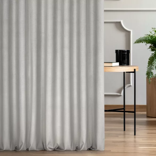 Zasłona szyta na taśmie fala srebrna tkanina welwetowa z błyszczącym, metalicznym nadrukiem drobnej pepitki