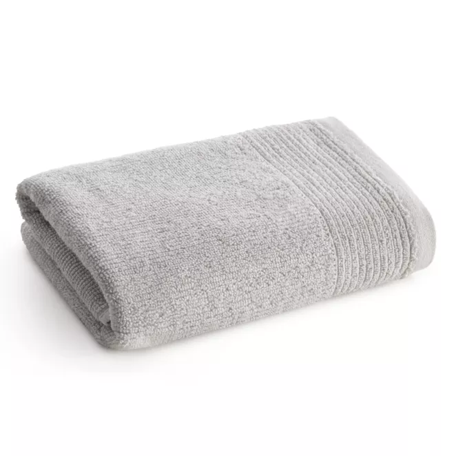 Ręcznik kąpielowy 70x140 cm bawełniany kolor jasnosrebrny zdobiony błyszczącą bordiurą 500 g/m2 LARI Eurofirany