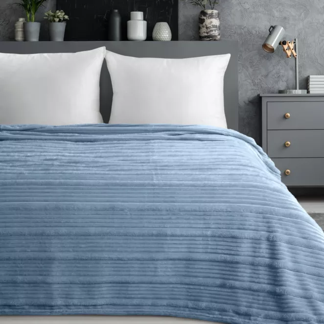 Koc 150x200 cm niebieski, typu flano z wzorem 3D NINA Eurofirany