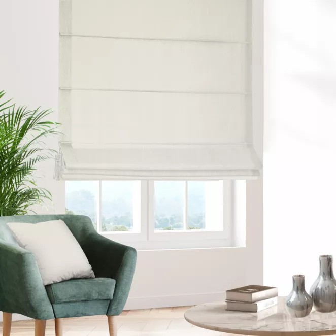 Roleta rzymska kremowa z miękkiej tkaniny w drobny wzór jodełkowy