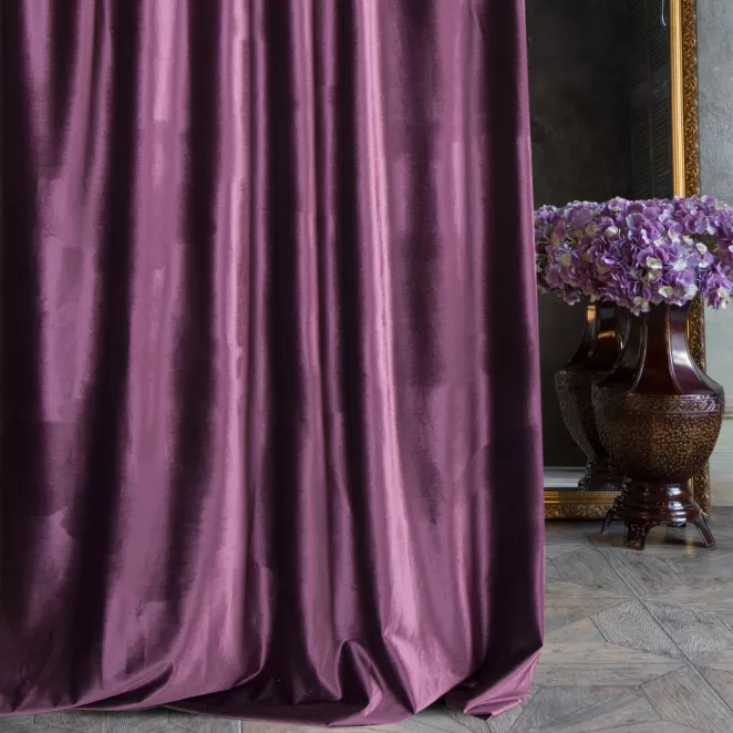 Zasłona szyta na taśmie fala ITALIA fioletowa z tkaniny welwetowej o delikatnym połysku