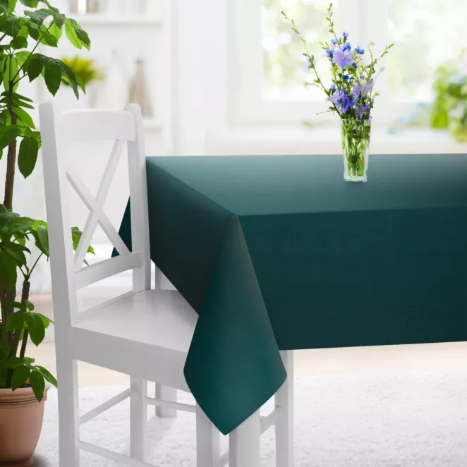 Obrus szyty DORA - HIT turkusowy z miękkiej tkaniny o welurowej strukturze