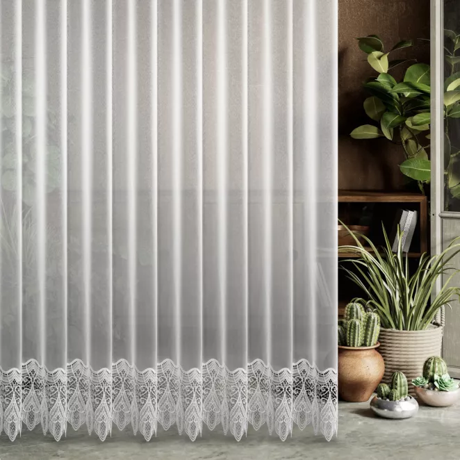 Firana szyta na taśmie fala biała z matowej markizety ozdobionej aplikacją w duży fantazyjny wzór