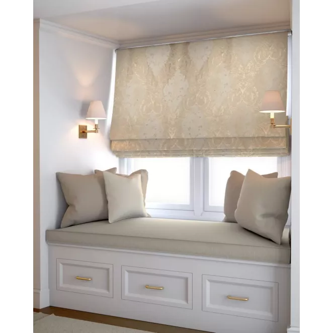 Roleta rzymska kremowo złota z szenilowej tkaniny w drobny geometryczny wzór przetykany błyszczącą nicią