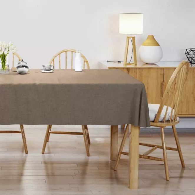 Obrus szyty jasnobrązowy miękka, szenilowa tkanina o wyraźnym splocie i delikatnym połysku