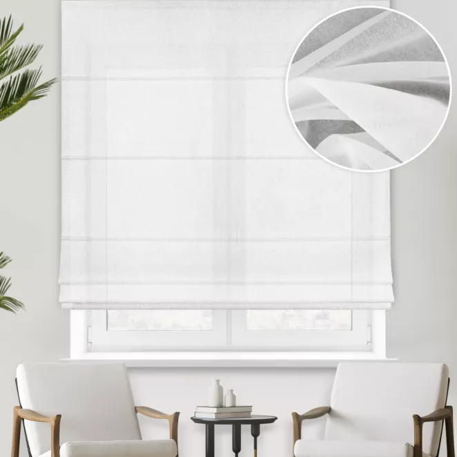 Roleta rzymska biała z matowej cienkiej etaminy, wykończona obciążnikiem