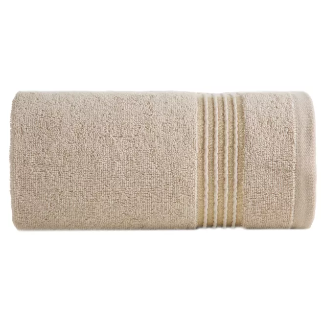Bawełniany ręcznik LILA  zdobiony paseczkami z dodatkiem lśniącej nitki