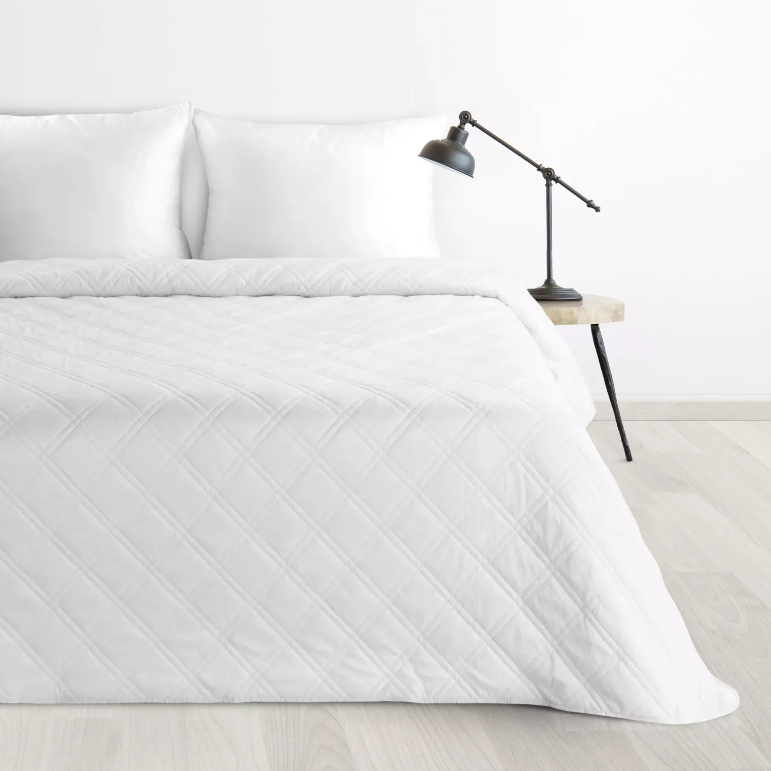 Narzuta welwetowa biała 170x210 cm pikowana metodą hot press wzór geometryczny LUIZ 8 DESIGN 91 Eurofirany