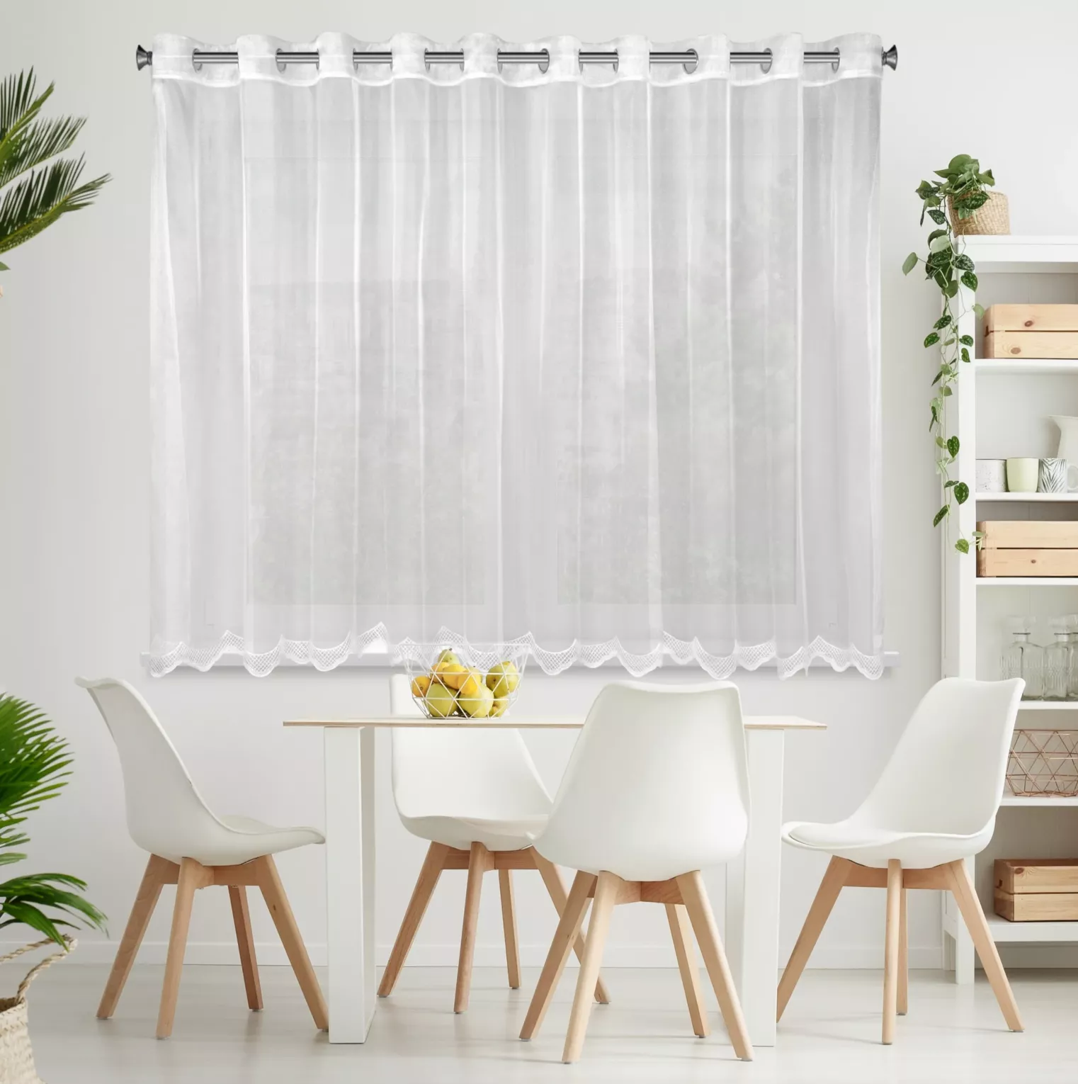 Firana biała z lekkiej mikrosiateczki z połyskiem zakończona haftem 300x145 cm przelotka ELLIE Eurofirany