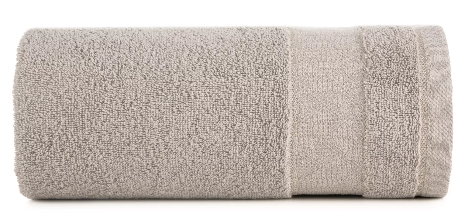 Ręcznik kąpielowy 50x90 cm bawełniany kolor beżowy z ozdobną bordiurą 500 g/m2 NESSY Eurofirany
