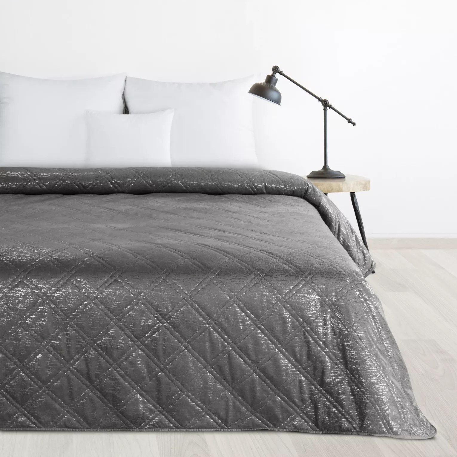 Narzuta welwetowa stalowa 170x210 cm pikowana metodą hot press w wzór karo LUIZ BLINK DESIGN 91 Eurofirany