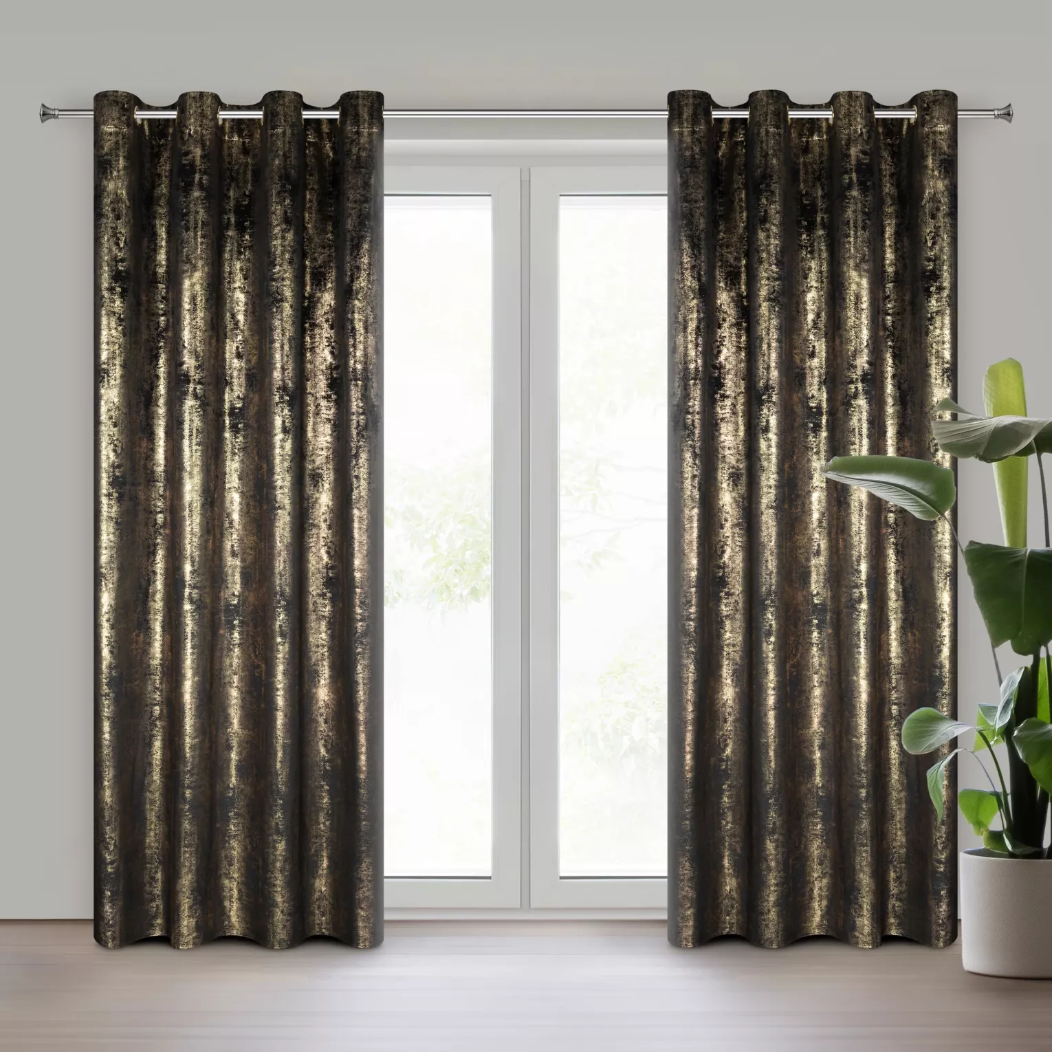 Zasłona czarno, złota zdobiona błyszczącym przecieranym wzorem z welwetu 140x250 cm przelotka RENIA Eurofirany