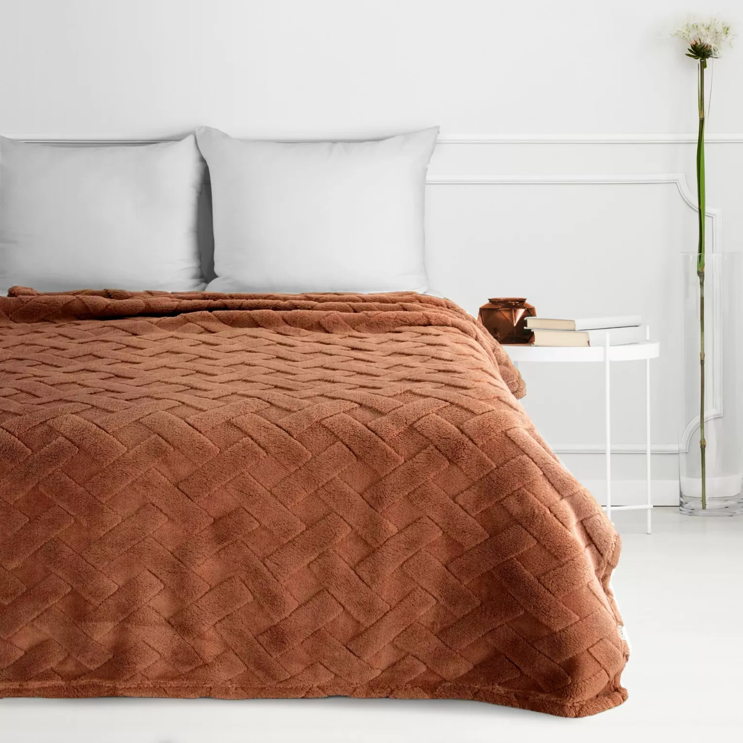 Koc flano 200x220 cm ceglasty zdobiony wytłaczanym wzorem CARO DESIGN 91 Eurofirany