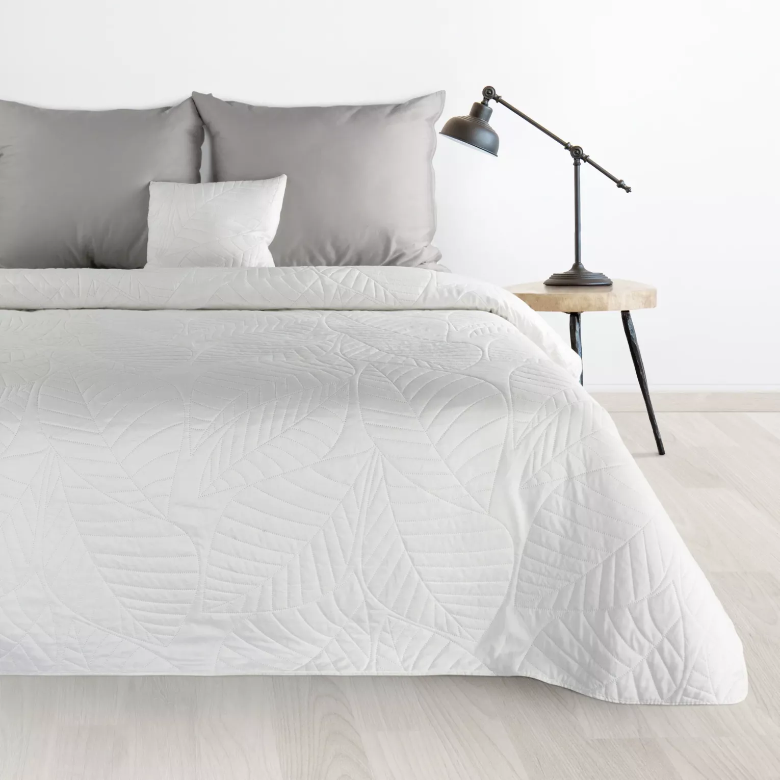Narzuta biała 170x210 cm z motywem liści wytłaczanym techniką hot press BONI 6 DESIGN 91 Eurofirany