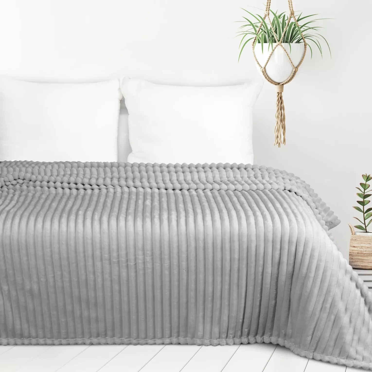 Koc flano 200x220 cm srebrny zdobiony wytłaczanym wzorem z efektem 3D SOFT DESIGN 91 Eurofirany