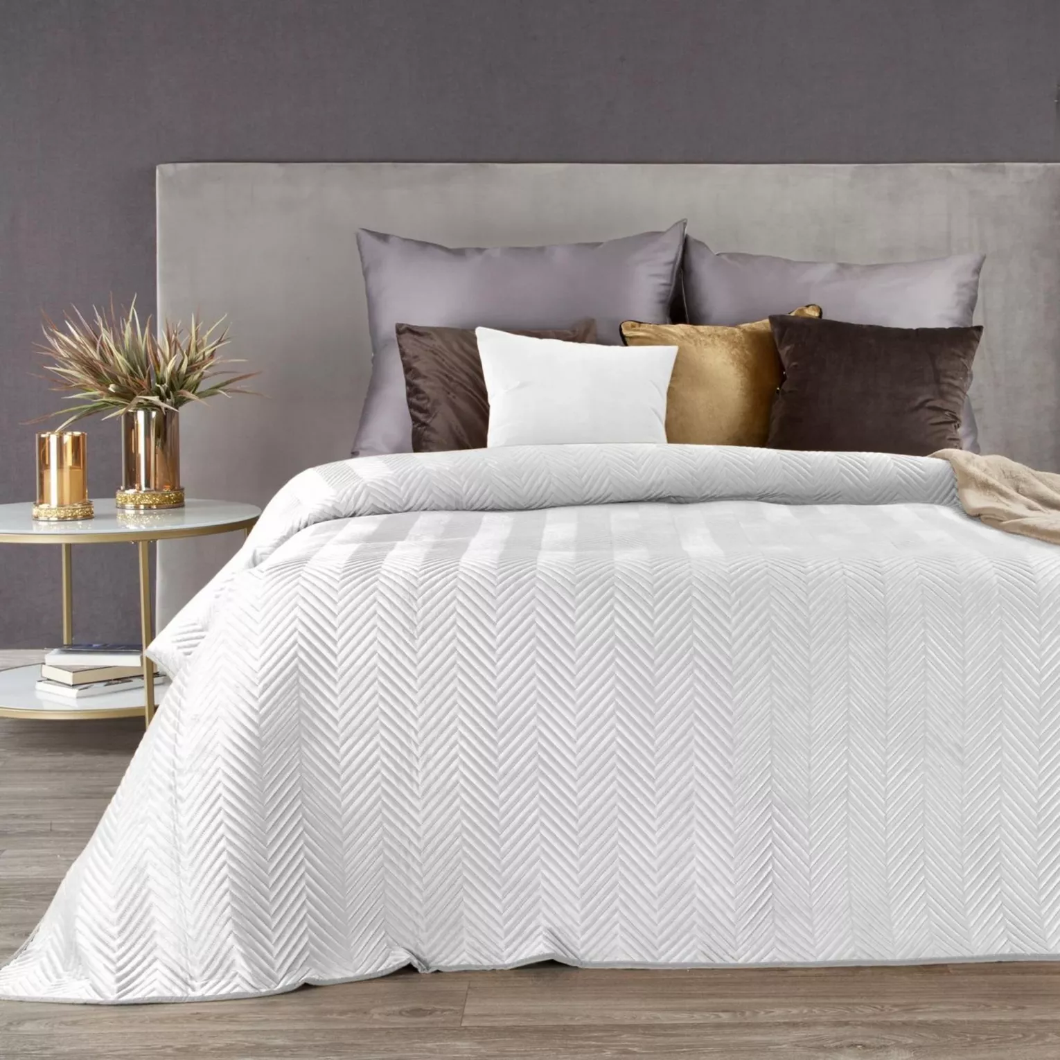 Narzuta welwetowa biała 230x260 cm pikowana w jodełkę metodą hot press SOFIA EUROFIRANY PREMIUM