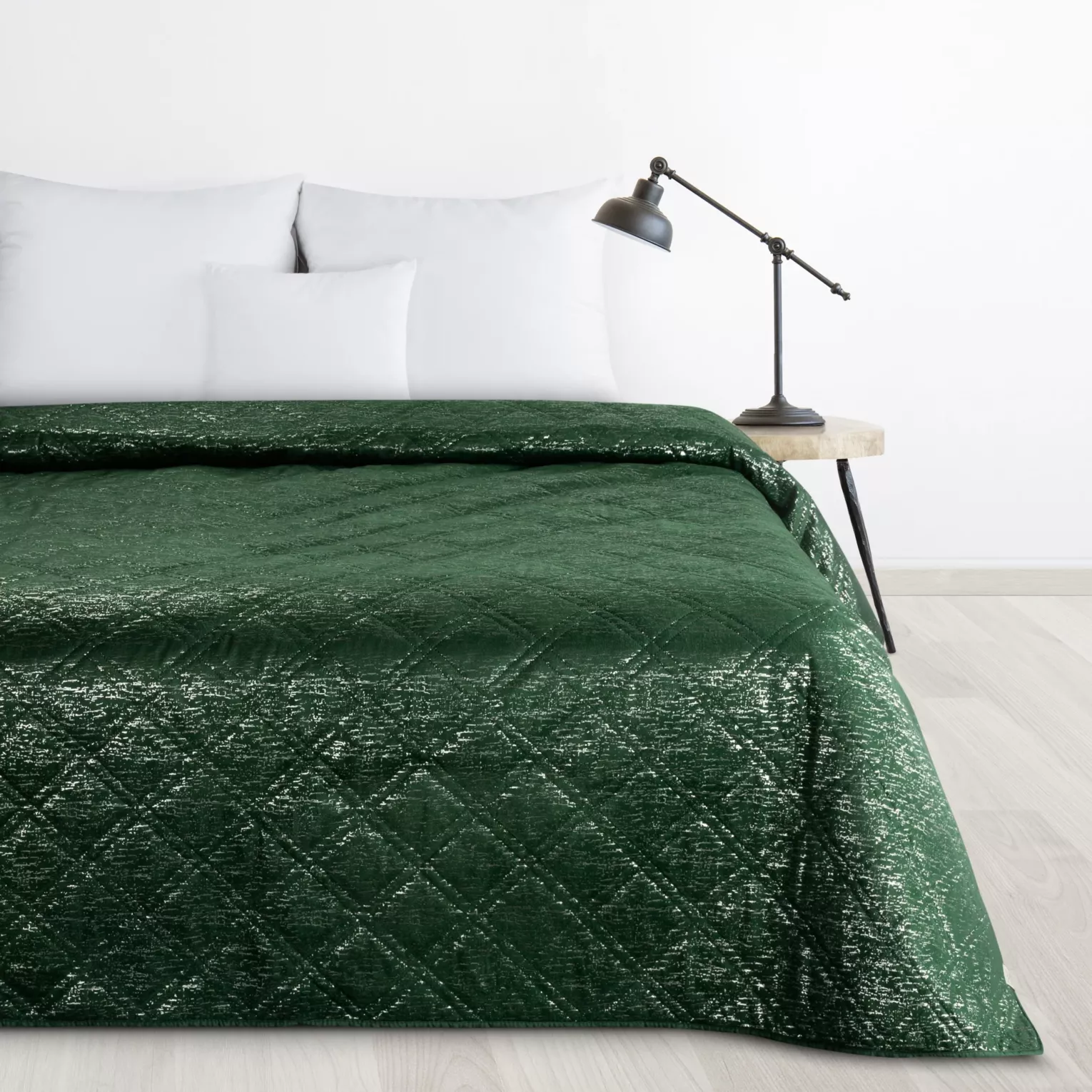 Narzuta welwetowa zielona 200x220 cm pikowana metodą hot press w wzór karo LUIZ BLINK DESIGN 91 Eurofirany
