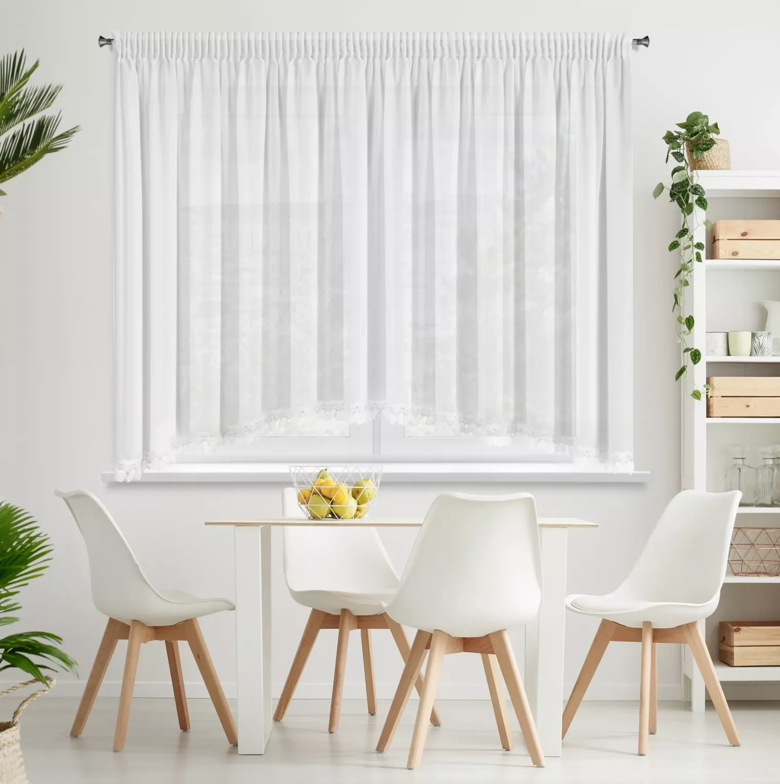 Firana typu łuk biała z szyfonu zdobiona aplikacją 400x160 cm taśma  - LORETA Eurofirany