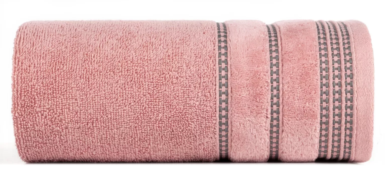 Ręcznik kąpielowy 50x90 cm bawełniany kolor pudrowy róż z delikatną ozdobną bordiurą 500 g/m2 AMANDA Eurofirany
