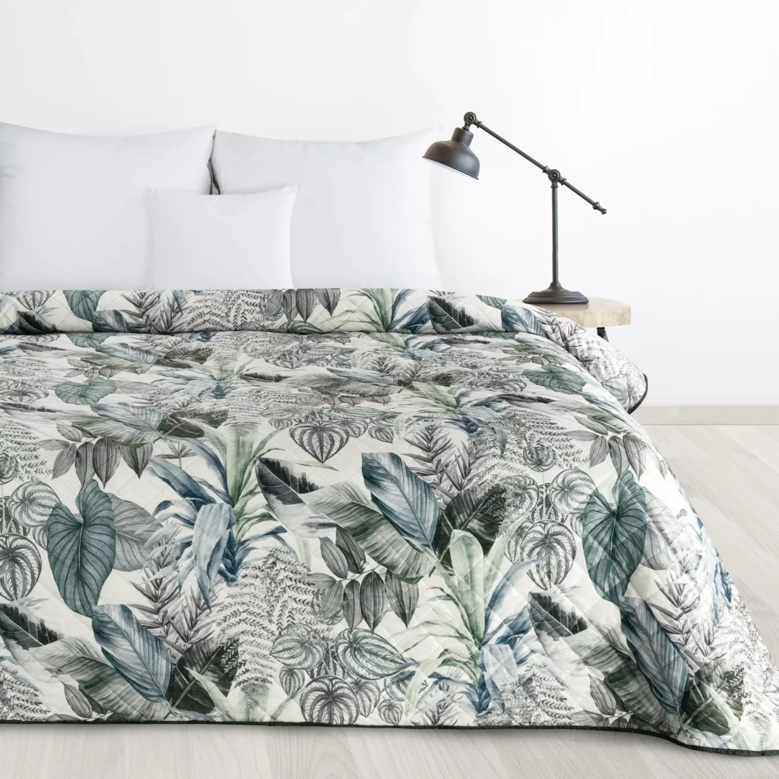 Narzuta zielono, srebrna 200x220 cm pikowana metodą hot press z nadrukiem egzotycznych liści DAVOS DESIGN 91 Eurofirany