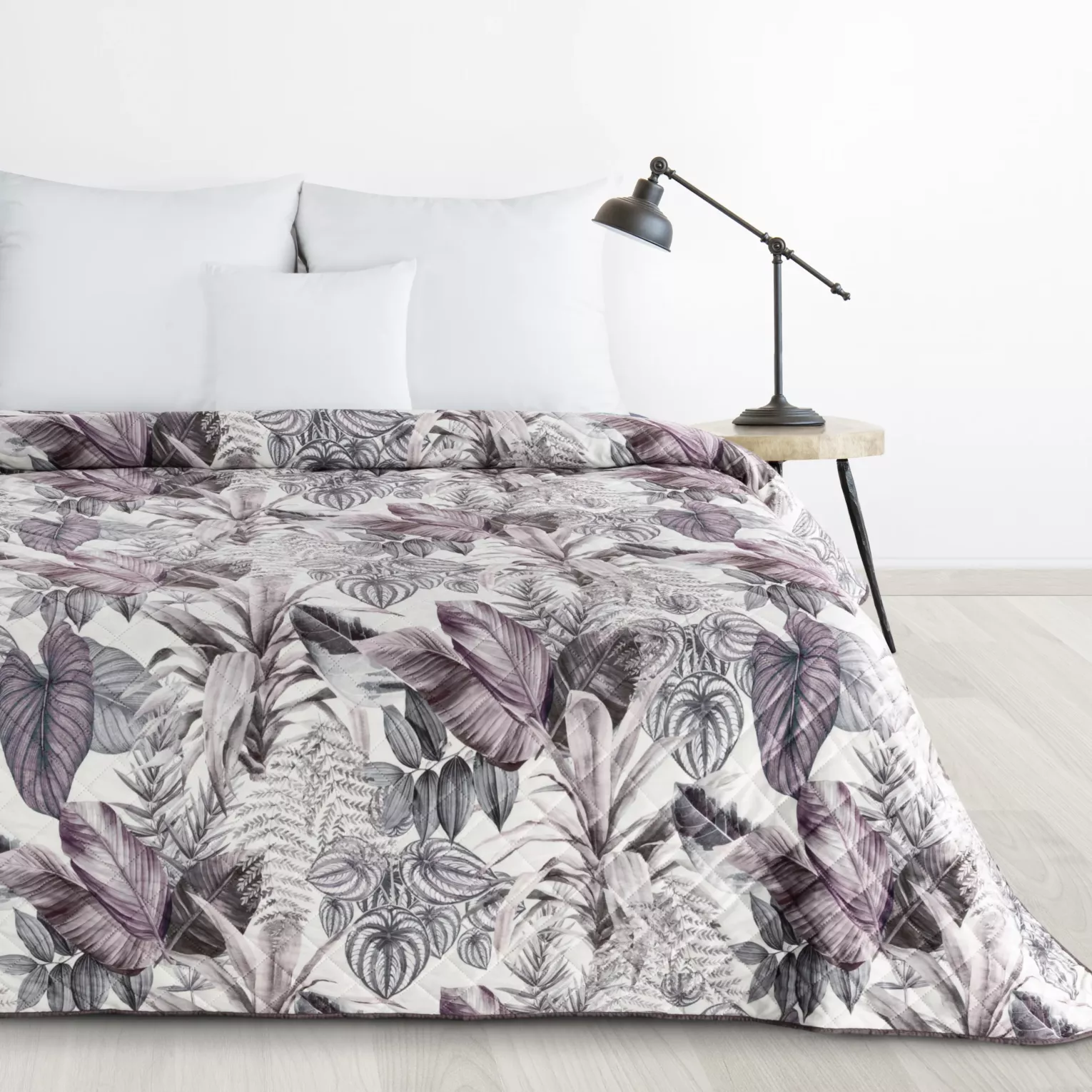 Narzuta fioletowo, szara 200x220 cm pikowana metodą hot press z nadrukiem egzotycznych liści DAVOS DESIGN 91 Eurofirany