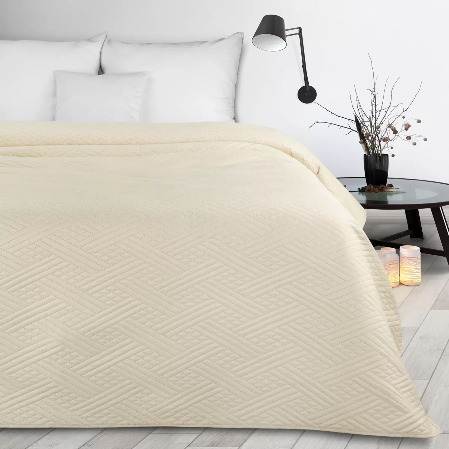Narzuta kremowa 200x220 cm z geometrycznym wzorem wykonana techniką hot press BONI DESIGN 91 Eurofirany