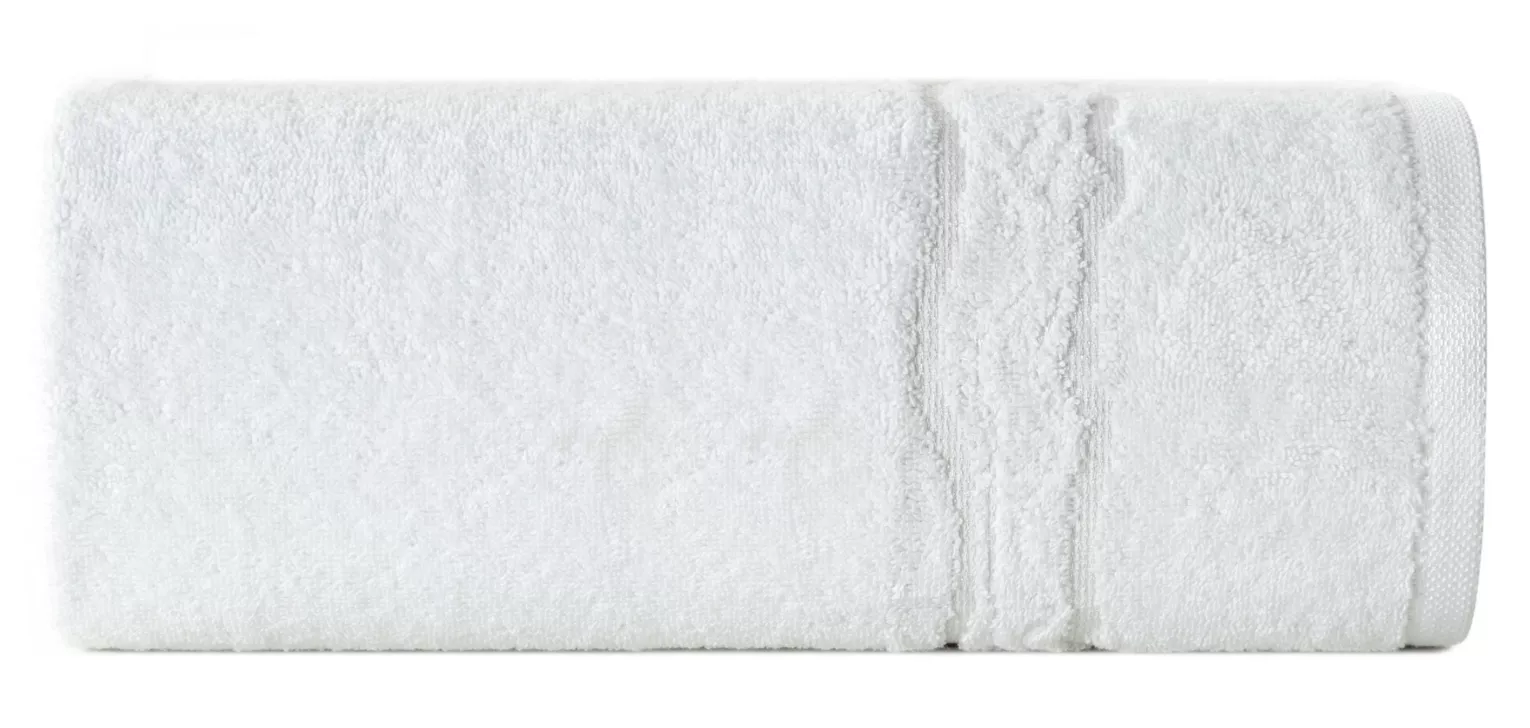 Ręcznik kąpielowy 50x90 cm bawełniany kolor biały zdobiony bordiurą z błyszczącym wzorem 500 g/m2 KARIN Eurofirany