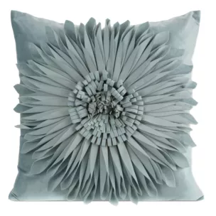 Poszewka na poduszkę 45 x 45 cm z welwetu kolor miętowy zdobiona kwiatem 3D FLORES 3 Eurofirany