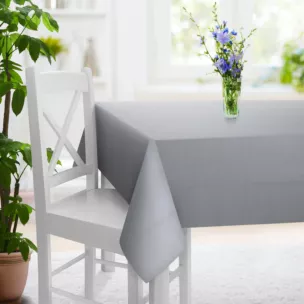 Obrus szyty srebrny z miękkiej tkaniny o naturalnym splocie w stylu ekologicznym