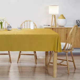 Obrus szyty ADESSA żółty z miękkiej tkaniny o welurowej strukturze