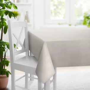 Obrus szyty szarobeżowy z miękkiej tkaniny welwetowej