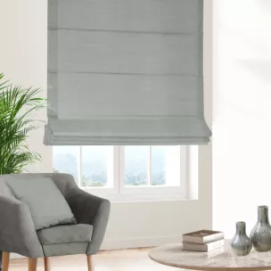 Roleta rzymska szara z miękkiej tkaniny o naturalnym splocie w stylu ekologicznym