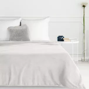 Koc  150x200 cm kremowy miękki i delikatny w dotyku jednokolorowy koc SIMPLE 1 Eurofirany