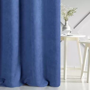 Zasłona szyta na tunelu NADINE granatowa z miękkiej tkaniny o welurowej strukturze i wyraźnym splocie