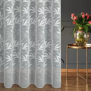 Firana szyta na tunelu naturalna z miękkiej tkaniny typu ADEN z efektem deszczyku, zdobiona haftem roślinnym, wykończona obciążnikiem