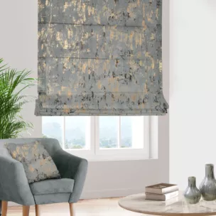 Roleta rzymska srebrno złocista z tkaniny welwetowej zdobionej połyskującym drukiem
