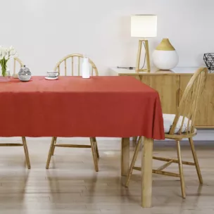 Obrus szyty DORA - HIT czerwony z miękkiej tkaniny o welurowej strukturze