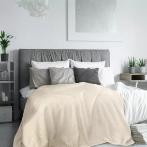 Koc  220x200 cm beżowy miękki w dotyku z wytłaczanym wzorem CINDY DESIGN 91 Eurofirany