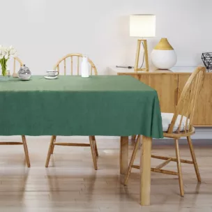 Obrus szyty DORA - HIT jasnozielony z miękkiej tkaniny o welurowej strukturze