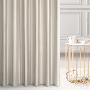 Zasłona szyta na taśmie 8 cm kremowa z tkaniny o satynowym połysku zaciemniającej w 100%