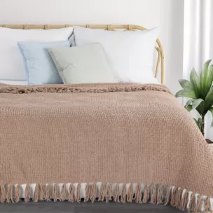 Koc 130x170 cm ciemnobeżowy tkany z frędzlami i wytłaczanym wzorem SUZI Eurofirany