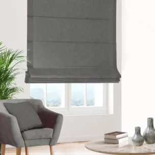 Roleta rzymska srebrno granatowa z tkaniny z dodatkiem połyskującej nici, z widocznym ozdobnym splotem