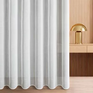 Firana szyta na taśmie 8 cm biała z delikatnej etaminy, zdobionej pionowymi pasami z nici metalicznej, wykończona obciążnikiem